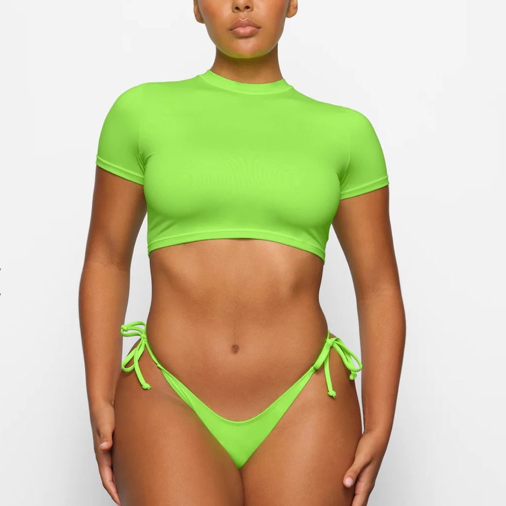 NEW LIMITED SKIMS NEON GREEN SHORT SLEEVE BIKINI TOP